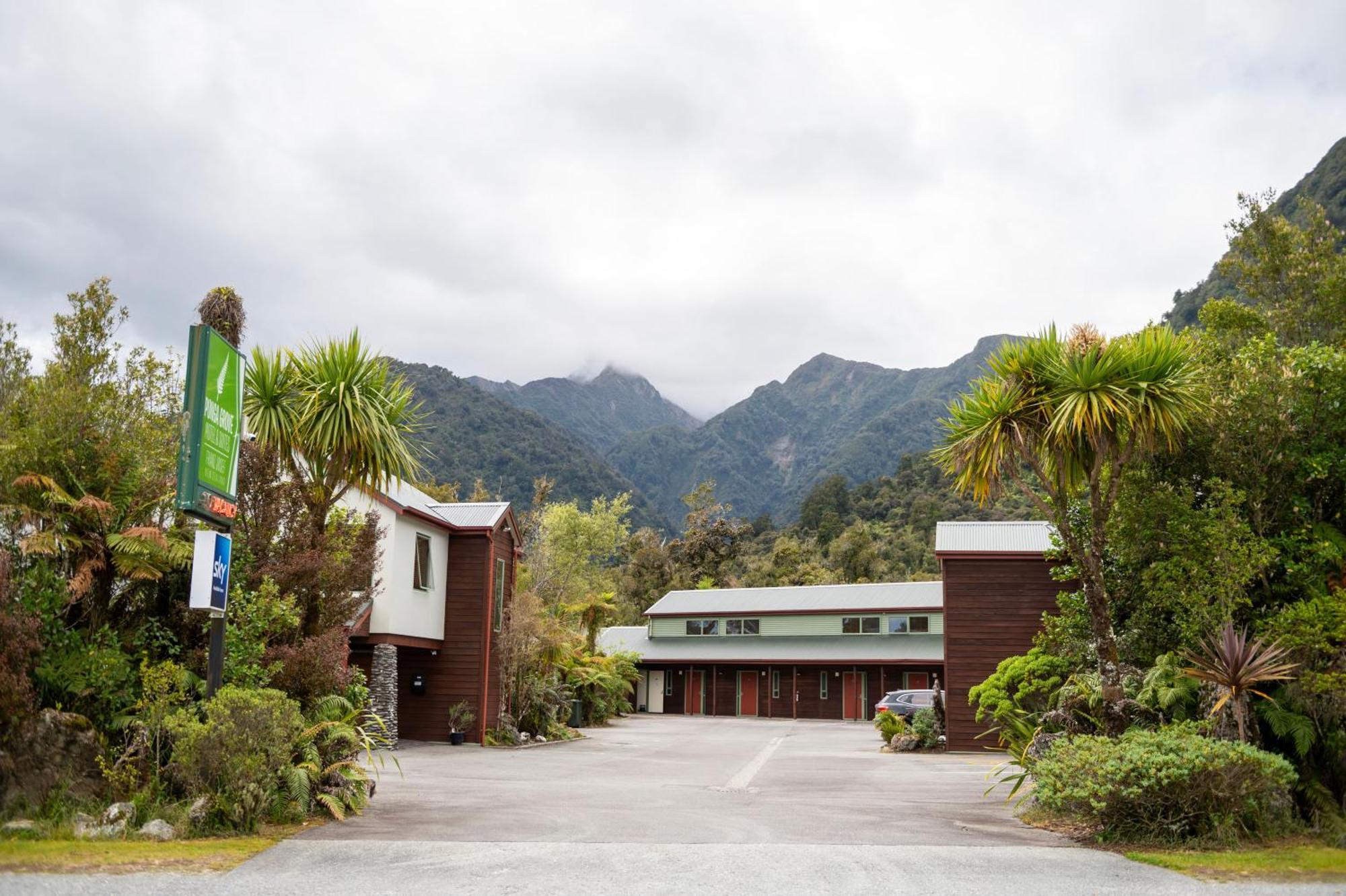 Punga Grove Motel Franz Josef Kültér fotó